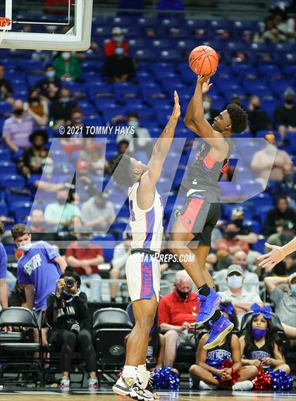 Thumbnail 1 in Westlake vs. Duncanville (UIL Class 6A Final) photogallery.