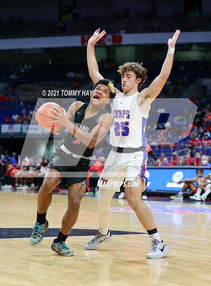 Thumbnail 3 in Westlake vs. Duncanville (UIL Class 6A Final) photogallery.