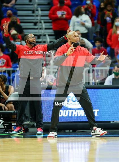 Thumbnail 1 in Westlake vs. Duncanville (UIL Class 6A Final) photogallery.