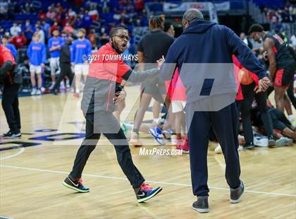 Thumbnail 2 in Westlake vs. Duncanville (UIL Class 6A Final) photogallery.