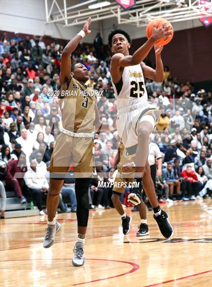 Thumbnail 3 in Shelby vs. Forest Hills (NCHSAA 2A Western Regional Final) photogallery.