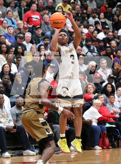 Thumbnail 1 in Shelby vs. Forest Hills (NCHSAA 2A Western Regional Final) photogallery.