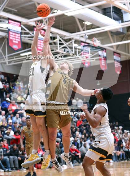 Thumbnail 3 in Shelby vs. Forest Hills (NCHSAA 2A Western Regional Final) photogallery.