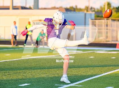 Thumbnail 1 in Sumner @ Lennard photogallery.