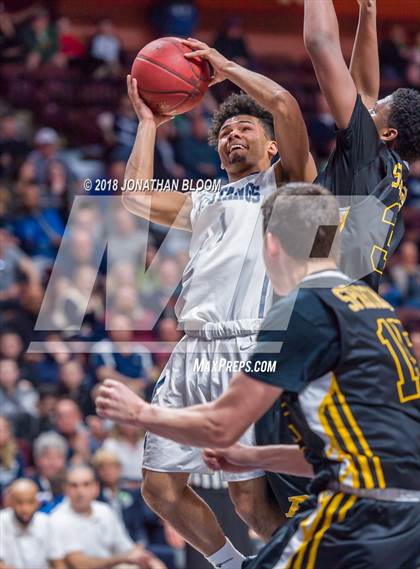 Thumbnail 2 in Immaculate vs. Amity Regional (CIAC D2 Final) photogallery.