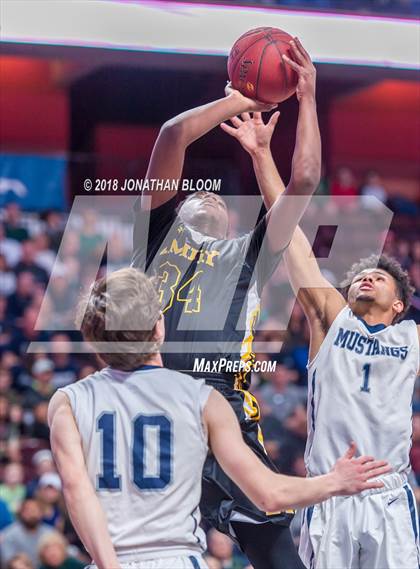 Thumbnail 2 in Immaculate vs. Amity Regional (CIAC D2 Final) photogallery.