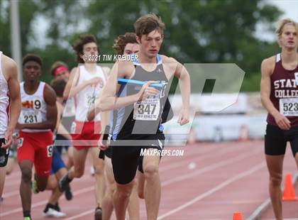 Thumbnail 1 in PIAA Class AAA Track & Field Championships photogallery.