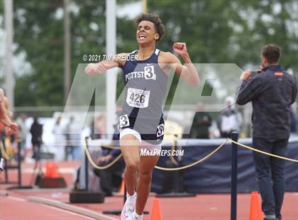 Thumbnail 1 in PIAA Class AAA Track & Field Championships photogallery.