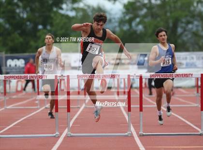 Thumbnail 2 in PIAA Class AAA Track & Field Championships photogallery.