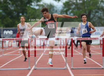 Thumbnail 2 in PIAA Class AAA Track & Field Championships photogallery.