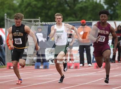 Thumbnail 1 in PIAA Class AAA Track & Field Championships photogallery.