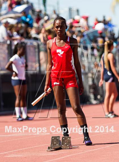 Thumbnail 2 in Wildcat Relays Girls photogallery.