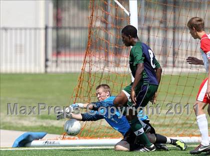 Thumbnail 3 in McNeil vs Tomball (5A Region II Final) photogallery.