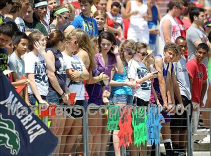 Thumbnail 1 in McNeil vs Tomball (5A Region II Final) photogallery.