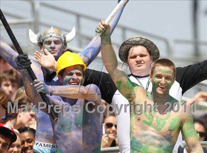 Thumbnail 1 in McNeil vs Tomball (5A Region II Final) photogallery.