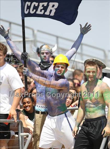 Thumbnail 2 in McNeil vs Tomball (5A Region II Final) photogallery.