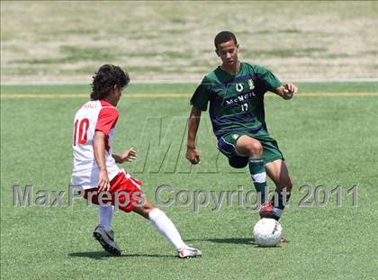 Thumbnail 1 in McNeil vs Tomball (5A Region II Final) photogallery.
