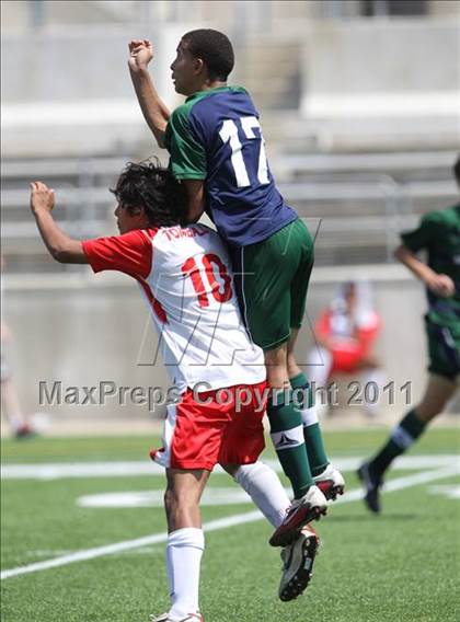 Thumbnail 1 in McNeil vs Tomball (5A Region II Final) photogallery.