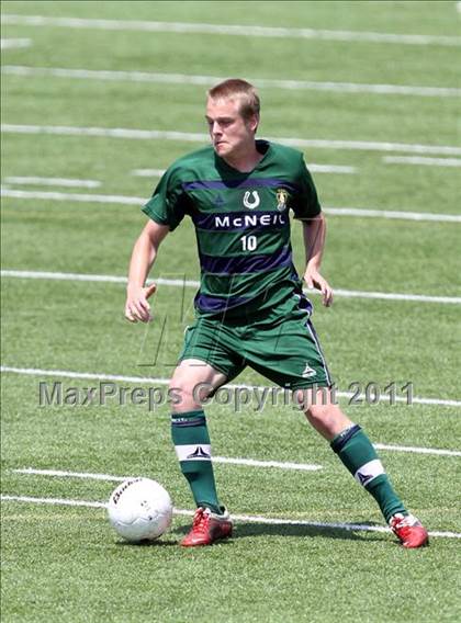 Thumbnail 1 in McNeil vs Tomball (5A Region II Final) photogallery.