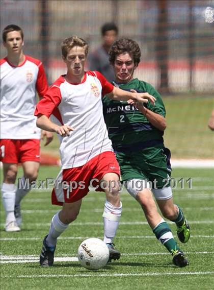 Thumbnail 3 in McNeil vs Tomball (5A Region II Final) photogallery.