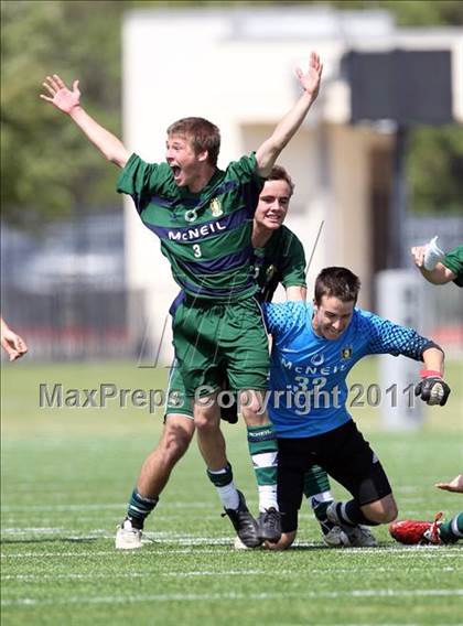 Thumbnail 2 in McNeil vs Tomball (5A Region II Final) photogallery.