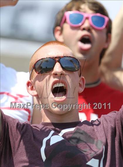 Thumbnail 1 in McNeil vs Tomball (5A Region II Final) photogallery.