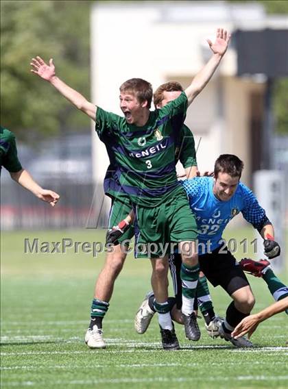 Thumbnail 1 in McNeil vs Tomball (5A Region II Final) photogallery.