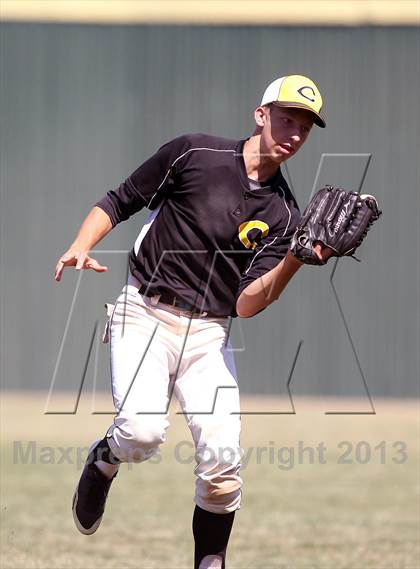 Thumbnail 3 in Crandall vs Athens (UIL 3A Area Playoff Game 3) photogallery.