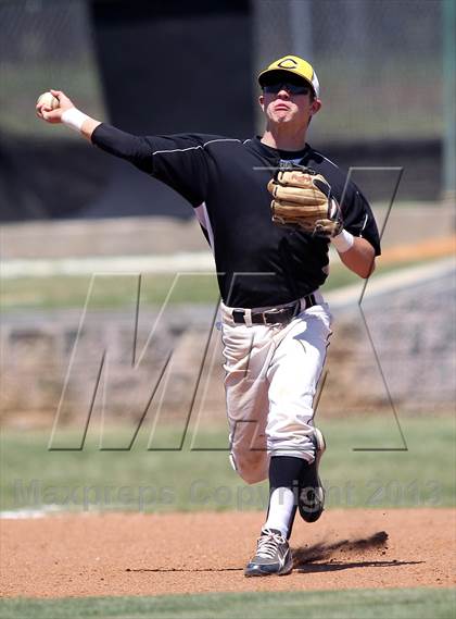 Thumbnail 2 in Crandall vs Athens (UIL 3A Area Playoff Game 3) photogallery.