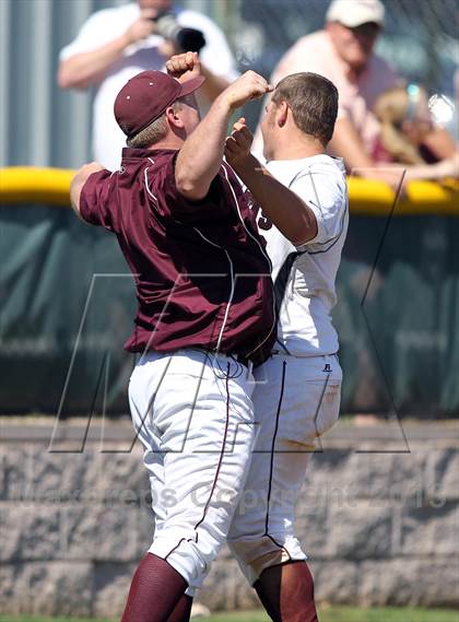 Thumbnail 2 in Crandall vs Athens (UIL 3A Area Playoff Game 3) photogallery.