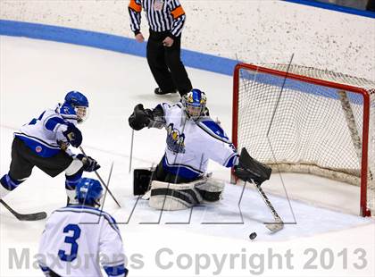 Thumbnail 1 in East Catholic vs. Warde/Ludlowe (CIAC Division II Finals) photogallery.