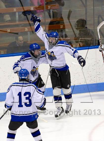 Thumbnail 3 in East Catholic vs. Warde/Ludlowe (CIAC Division II Finals) photogallery.