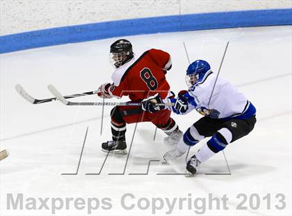 Thumbnail 3 in East Catholic vs. Warde/Ludlowe (CIAC Division II Finals) photogallery.