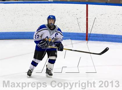 Thumbnail 3 in East Catholic vs. Warde/Ludlowe (CIAC Division II Finals) photogallery.