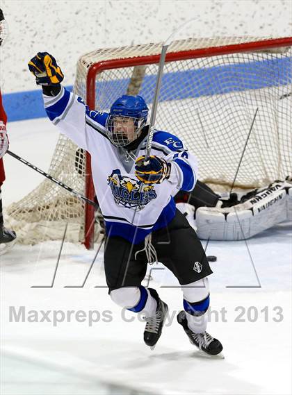 Thumbnail 1 in East Catholic vs. Warde/Ludlowe (CIAC Division II Finals) photogallery.