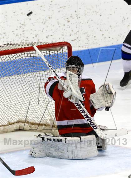 Thumbnail 1 in East Catholic vs. Warde/Ludlowe (CIAC Division II Finals) photogallery.