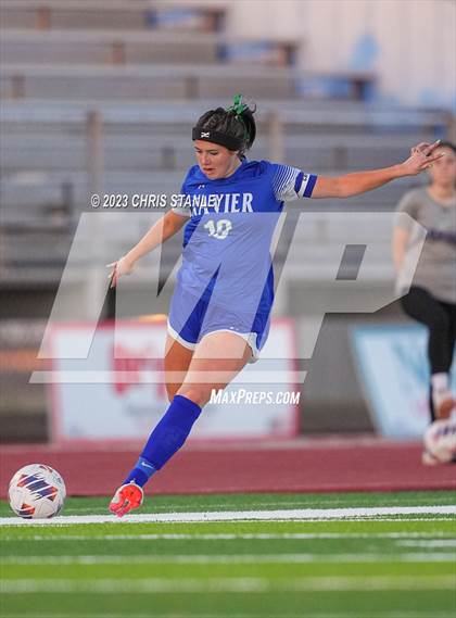 Thumbnail 1 in Perry vs. Xavier College Prep (AIA 6A Finals) photogallery.