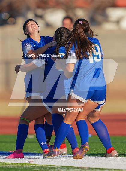 Thumbnail 2 in Perry vs. Xavier College Prep (AIA 6A Finals) photogallery.