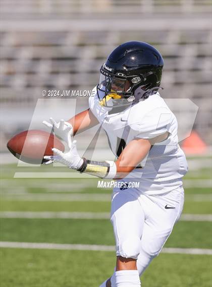 Thumbnail 2 in Archbishop Mitty @ Valley Christian photogallery.