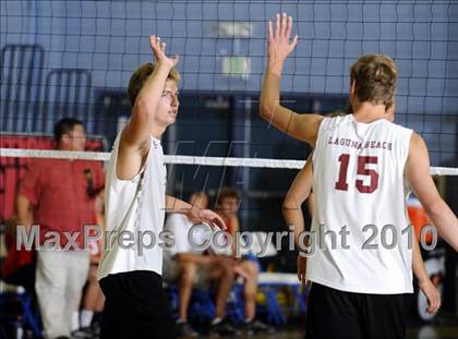 Thumbnail 3 in Laguna Beach vs. Santa Fe Christian (CIF SoCal D3 Vollleyball Final) photogallery.