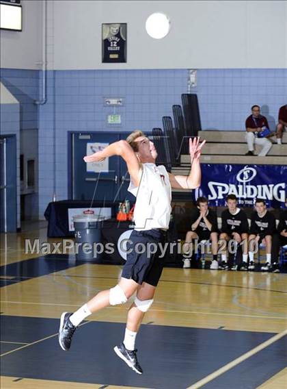 Thumbnail 3 in Laguna Beach vs. Santa Fe Christian (CIF SoCal D3 Vollleyball Final) photogallery.