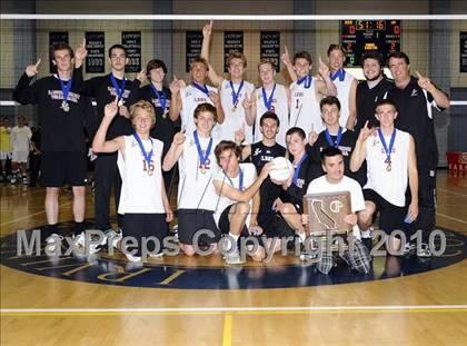 Thumbnail 2 in Laguna Beach vs. Santa Fe Christian (CIF SoCal D3 Vollleyball Final) photogallery.
