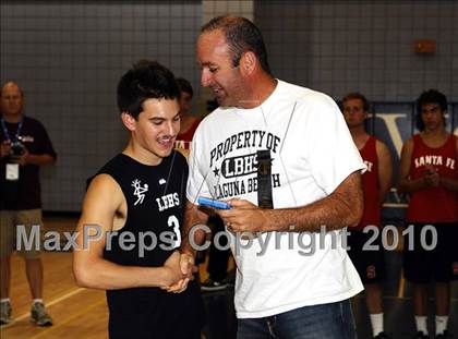 Thumbnail 3 in Laguna Beach vs. Santa Fe Christian (CIF SoCal D3 Vollleyball Final) photogallery.