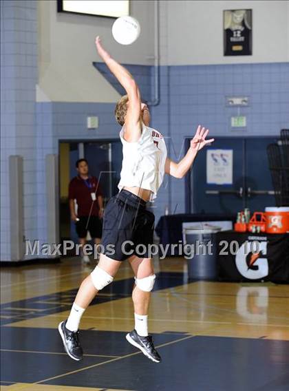 Thumbnail 3 in Laguna Beach vs. Santa Fe Christian (CIF SoCal D3 Vollleyball Final) photogallery.