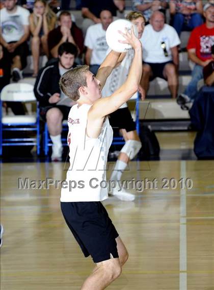 Thumbnail 3 in Laguna Beach vs. Santa Fe Christian (CIF SoCal D3 Vollleyball Final) photogallery.