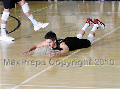 Thumbnail 3 in Laguna Beach vs. Santa Fe Christian (CIF SoCal D3 Vollleyball Final) photogallery.