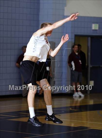 Thumbnail 2 in Laguna Beach vs. Santa Fe Christian (CIF SoCal D3 Vollleyball Final) photogallery.