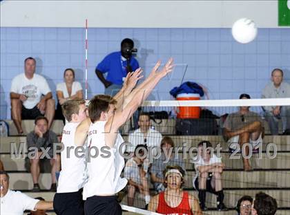 Thumbnail 2 in Laguna Beach vs. Santa Fe Christian (CIF SoCal D3 Vollleyball Final) photogallery.