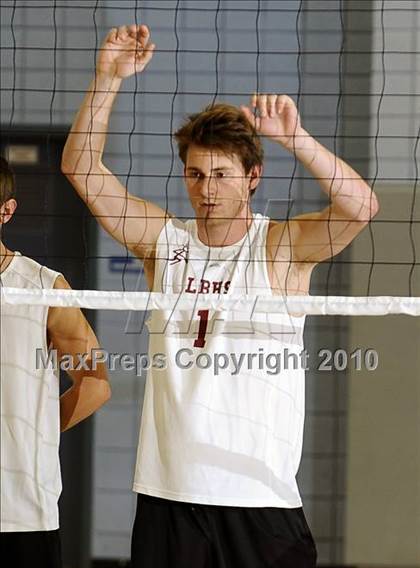 Thumbnail 2 in Laguna Beach vs. Santa Fe Christian (CIF SoCal D3 Vollleyball Final) photogallery.