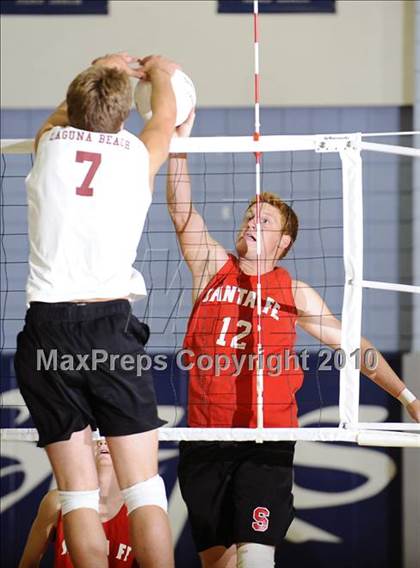 Thumbnail 3 in Laguna Beach vs. Santa Fe Christian (CIF SoCal D3 Vollleyball Final) photogallery.